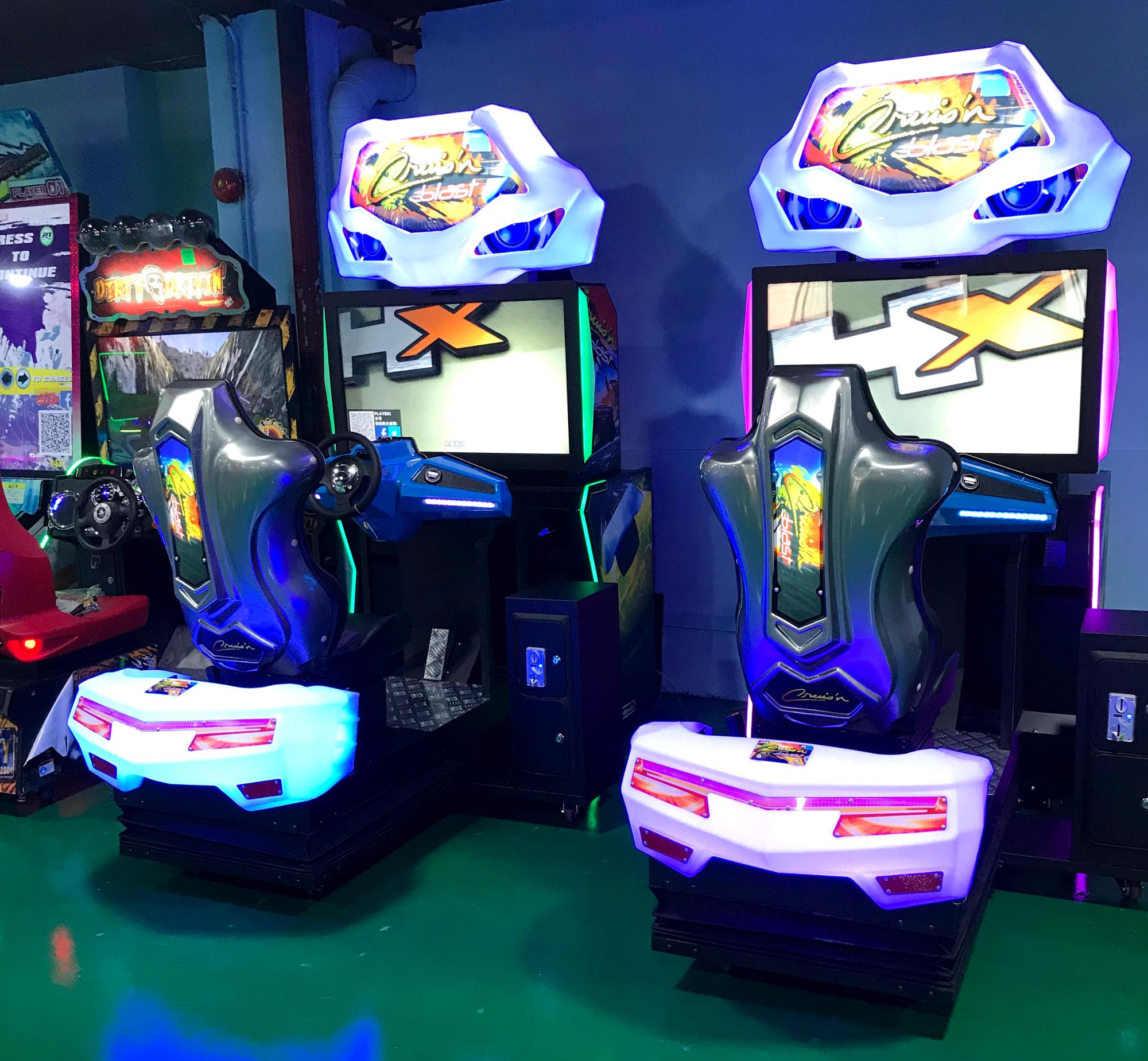 Coin operated car driving simulator Dynamic racing arcade game machine for entertainment centers